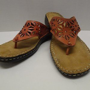 Natural Soul by Naturalizer Leather upper Rust flip flops 8